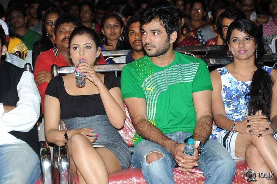 Undhile-Manchi-Kalam-Mundhu-Mundhuna-Movie-Audio-Launch